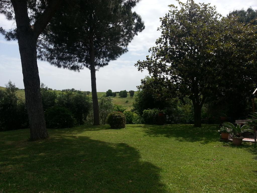 La Finestra Sul Cortile Bed and Breakfast Pomezia Eksteriør billede